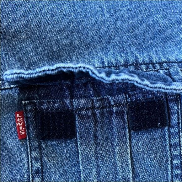 Levi’s Vintage 90’s Dry Goods Chambray Button Up XS - Picture 3 of 9